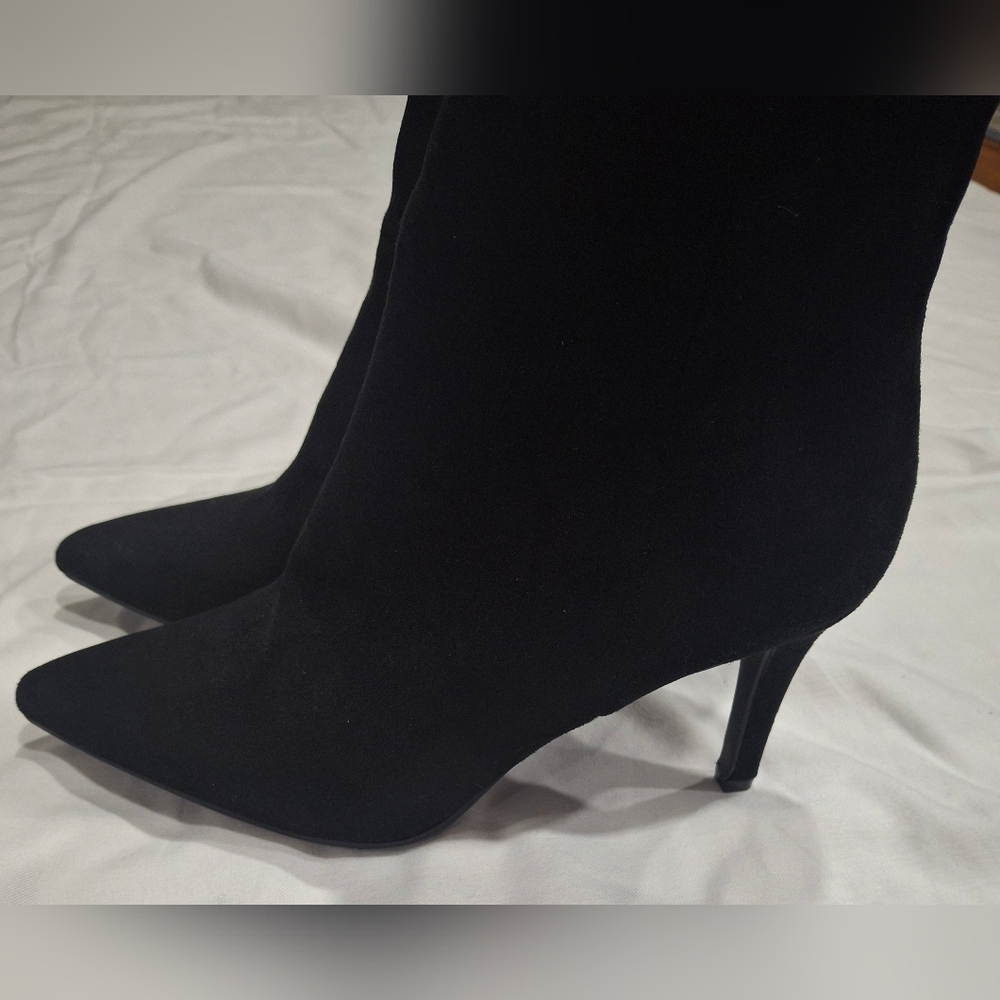 Rouge Helium Black Heeled Boots.Size 9 - Picture 6 of 10